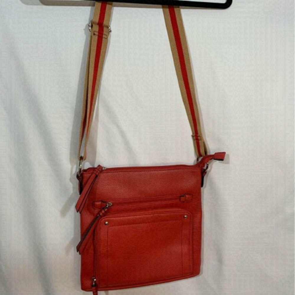 Mia & LUCA crossbody bag. Red & Tan. Adjustable strap. NWOT.
